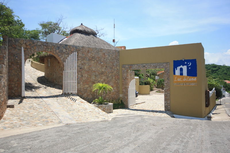 Villas & Resort Luz De Luna Santa Cruz Huatulco Exterior photo